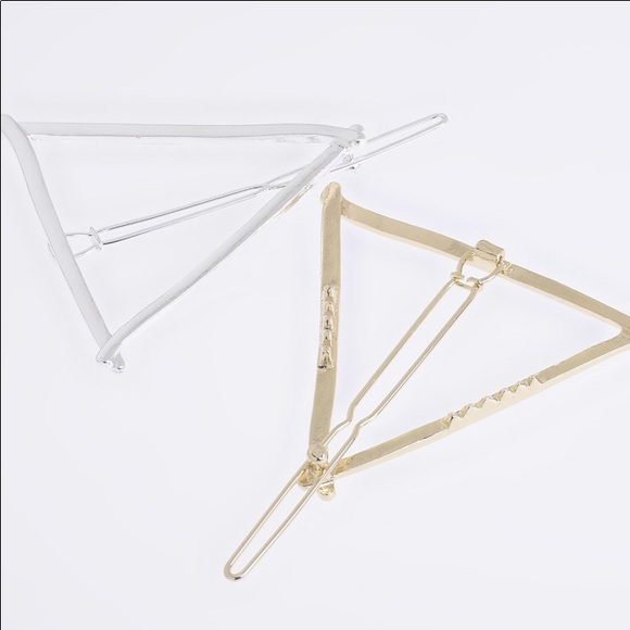 ✨Brand New Silver Triangle Hair Clip✨ - Picture 3 of 4